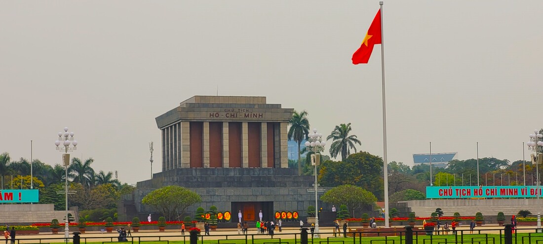 Ho Chi Minh's Mausoleum, Hanoi, Mausoleum of Ho Chi Minh